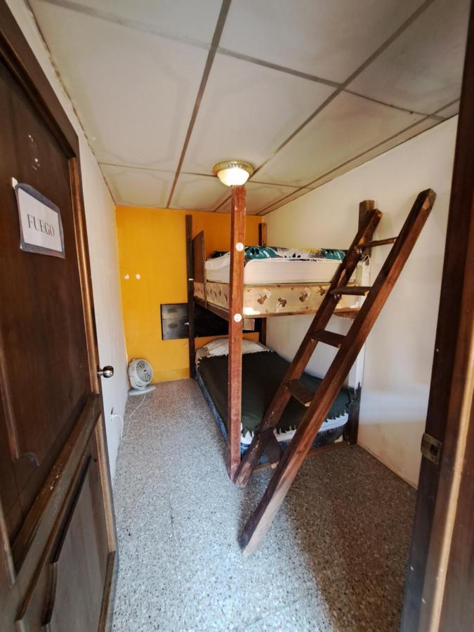 Esperanza Hostel Антигуа-Гватемала Экстерьер фото